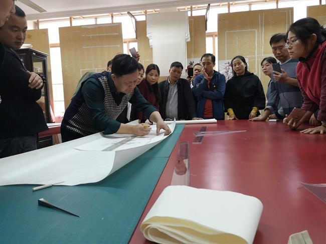 04-2 中国非物质文化遗产传承人群培训班（书画装裱、古籍修复技艺方向）.jpg