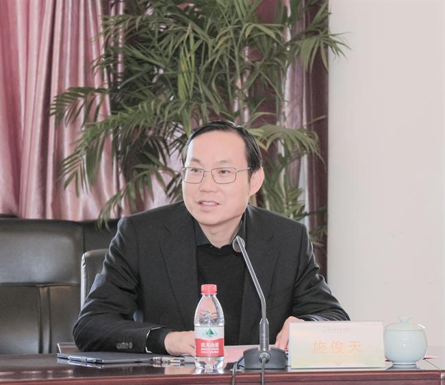 施校长.jpg 施校长.jpg